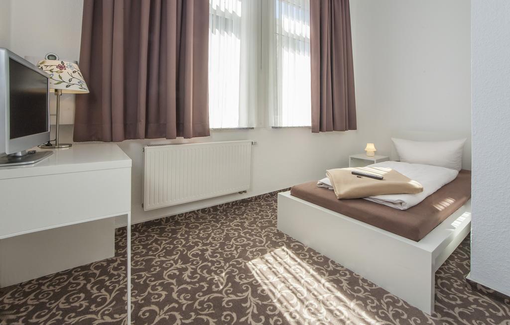 Pension Lok-Inn Walluf Quarto foto